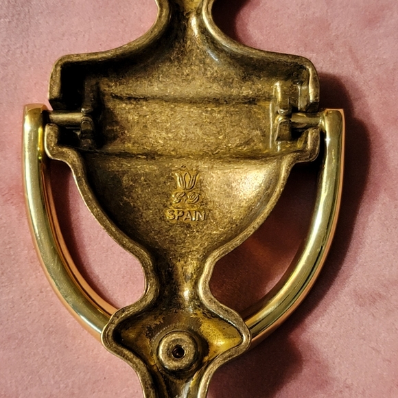 Solid Brass Door Knocker. "MADDOX" Already engraved for you. - Picture 4 of 5